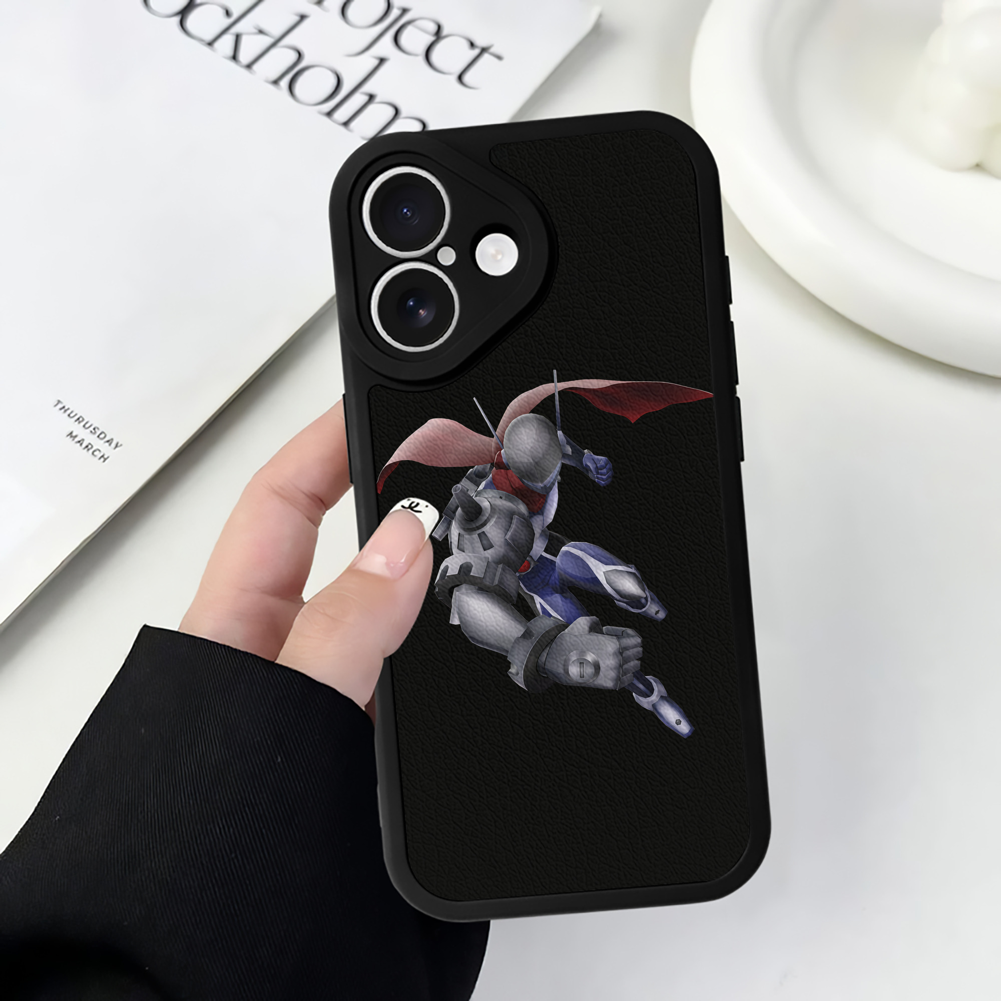 （画像用） Digimon デジタルモンスター/デジモン 【iPhone 16シリーズ対応】シリコンスマホケース（レザー調） 材質：シリコン